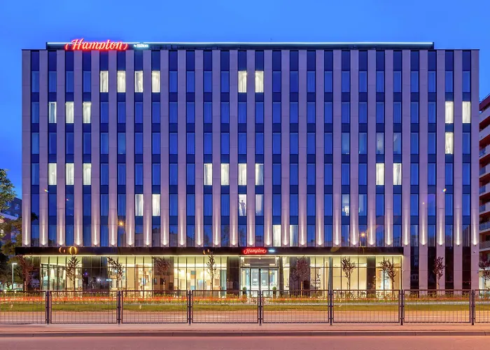 Готель Hampton By Hilton Warsaw Mokotow